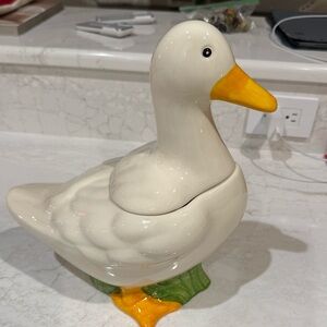 Vintage ceramic cookie jar manufactured by Metlox Pottery